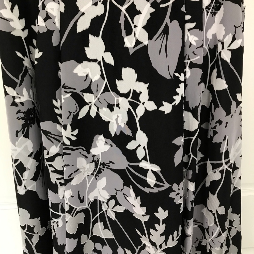 Alex Evenings Gown - Picture 15 of 16
